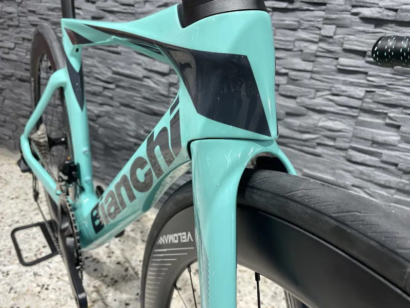 Bianchi Oltre Comp Ultegra Di2 12sp Matt Black Celeste-11